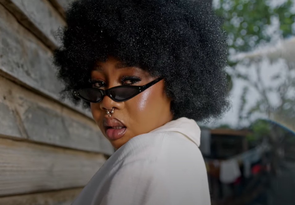 VIDEO : Amber Lulu – Kivyangu