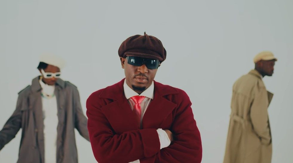 VIDEO : Bando Mc Ft. King Kaka & Daway – Sir God Remix (Mp4 Download)