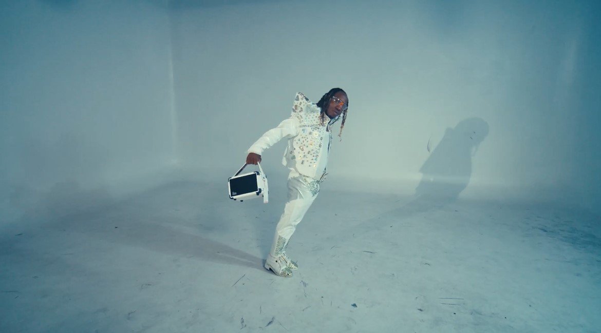 VIDEO : Chino Kidd – Tiririka Ft. Lintonto, Xman Rsa, Mfana Kah Gogo & Deestar Za