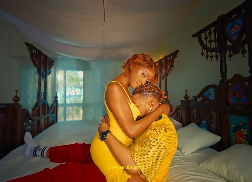 VIDEO : Lyrics VIDEO Kusah Ft. Phina – Ujinga