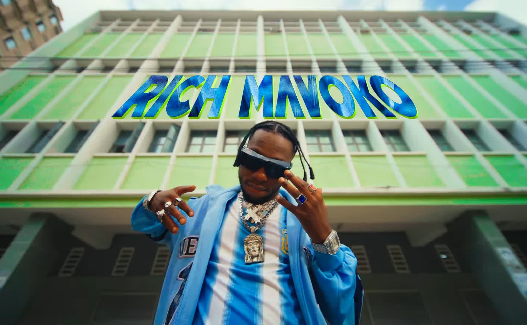 VIDEO : Rich Mavoko – Mtaa