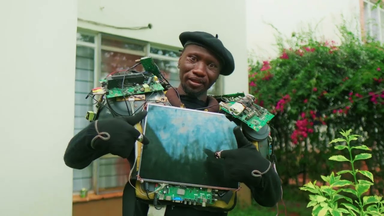 VIDEO : STEVO SIMPLE BOY – KUMBAVU ZANGU